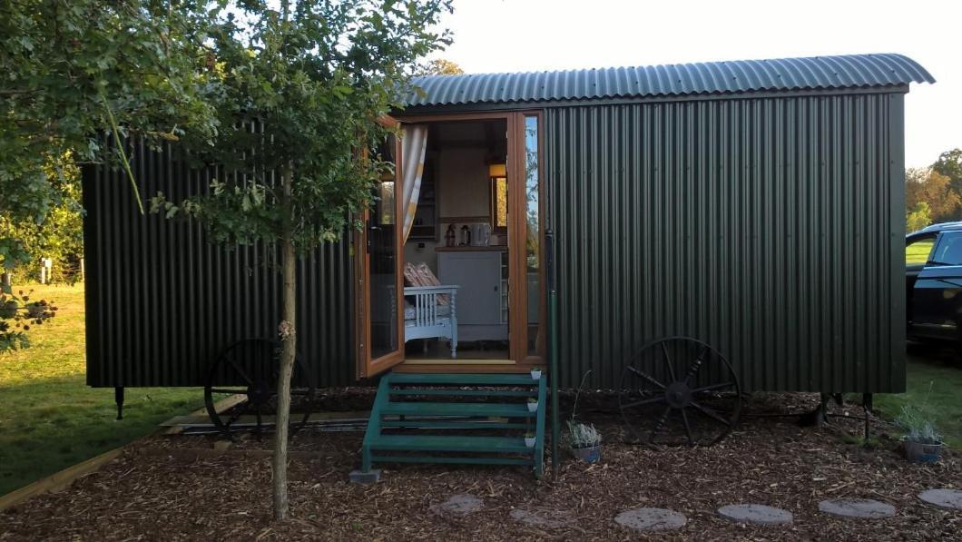 Glamping Malvern Shepherd Hut מראה חיצוני תמונה
